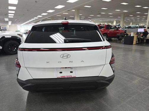 Atlas White 2024 Hyundai KONA SEL