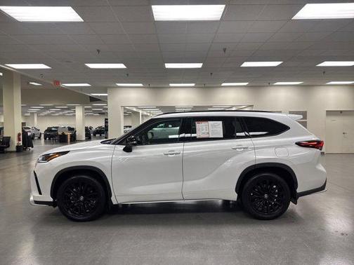 2025 Toyota Highlander XSE