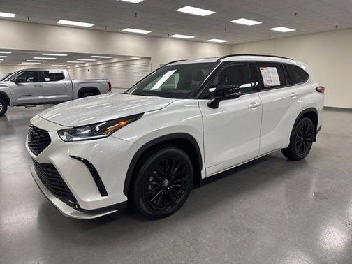 2025 Toyota Highlander XSE