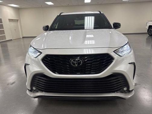 2025 Toyota Highlander XSE