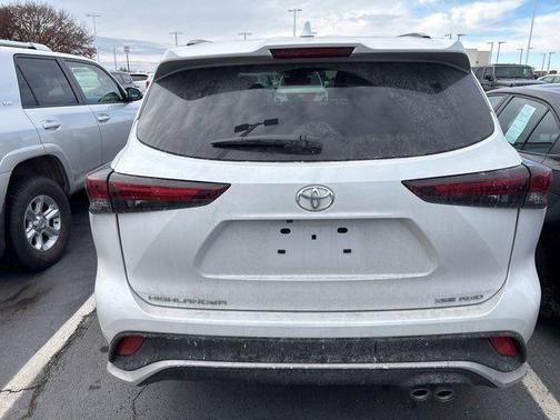 2025 Toyota Highlander XSE