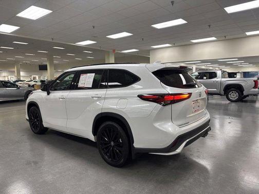 2025 Toyota Highlander XSE