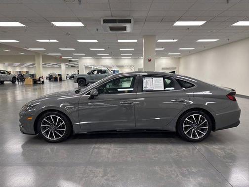 2022 Hyundai SONATA Limited