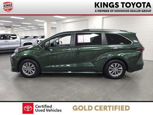 2024 Toyota Sienna XLE