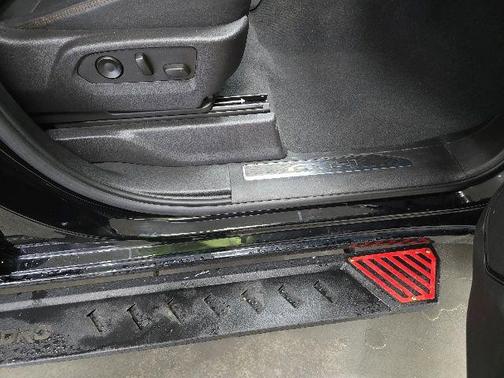 Onyx Black 2023 GMC Sierra 1500 AT4
