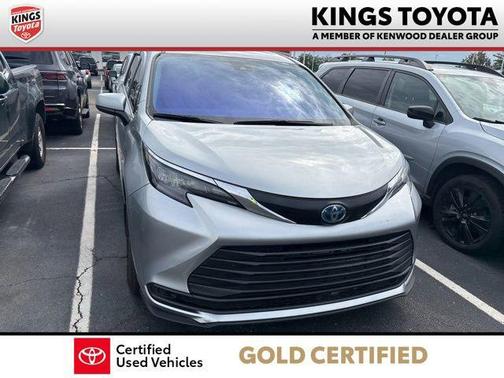 Celestial Silver Metallic 2024 Toyota Sienna LE