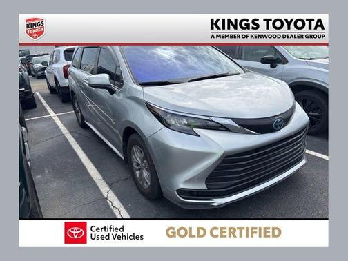 Celestial Silver Metallic 2024 Toyota Sienna LE