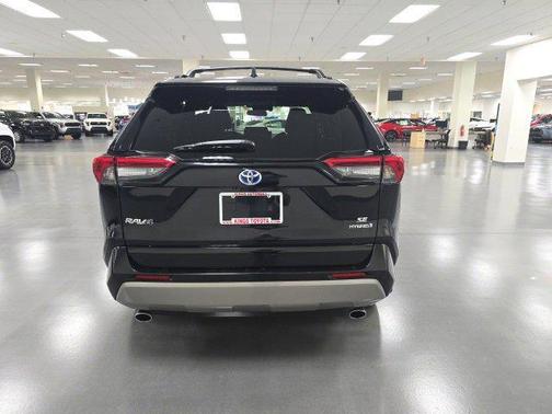 2024 Toyota RAV4 Hybrid SE