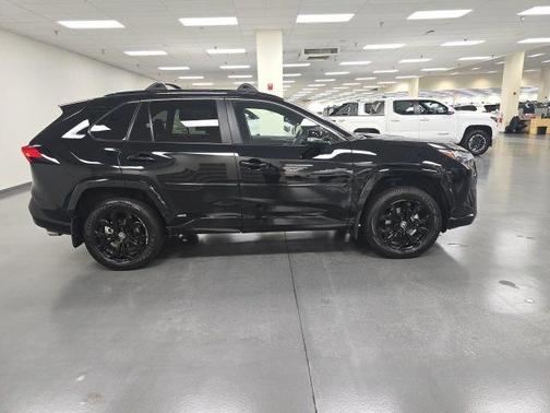 2024 Toyota RAV4 Hybrid SE