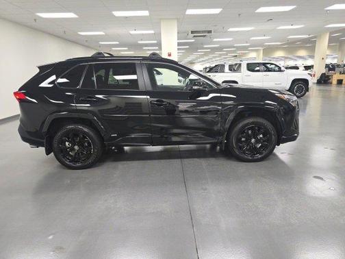 2024 Toyota RAV4 Hybrid SE