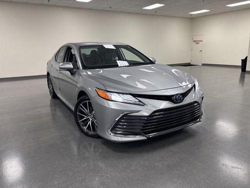 2023 Toyota Camry Hybrid XLE