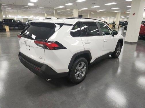 2025 Toyota RAV4 Hybrid LE