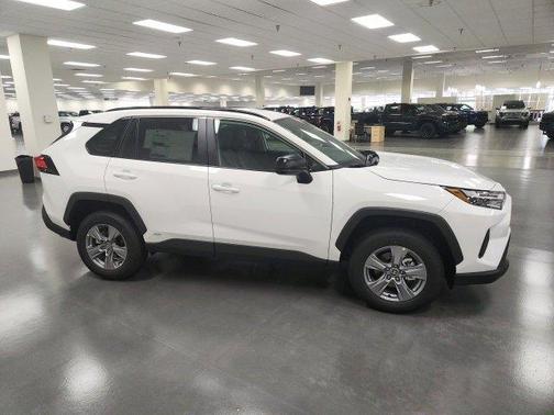 2025 Toyota RAV4 Hybrid LE