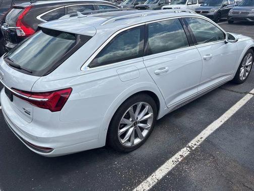 Glacier White Metallic 2022 Audi A6 55 Prestige