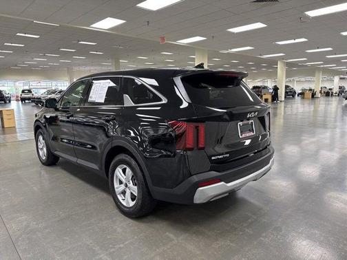 2024 Kia Sorento LX