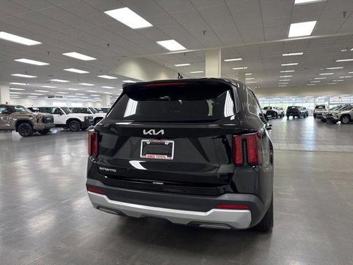 2024 Kia Sorento LX