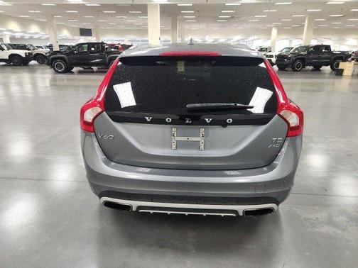 2018 Volvo V60 Cross Country T5