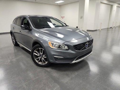 2018 Volvo V60 Cross Country T5
