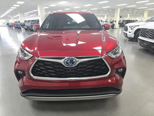 Ruby Flare Pearl 2023 Toyota Highlander Hybrid Platinum