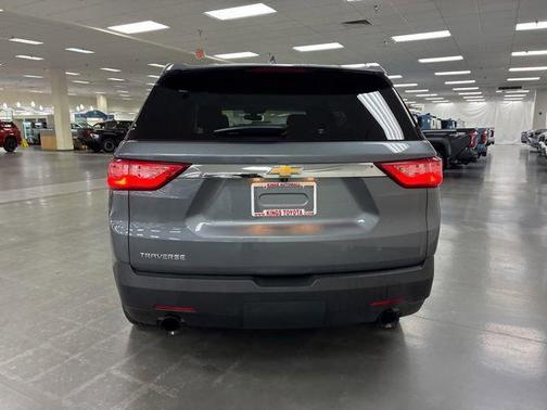 Satin Steel Metallic 2021 Chevrolet Traverse LS