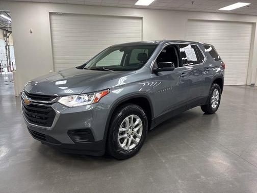 Satin Steel Metallic 2021 Chevrolet Traverse LS