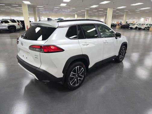 Pearl 2026 Toyota Corolla Cross XLE