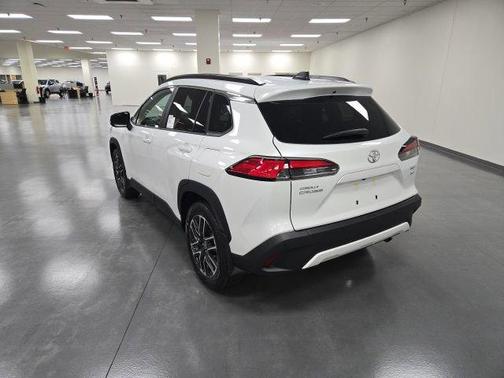 Pearl 2026 Toyota Corolla Cross XLE