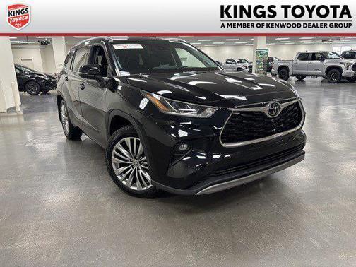 2022 Toyota Highlander Platinum