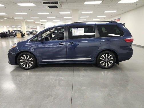 2019 Toyota Sienna Limited Premium