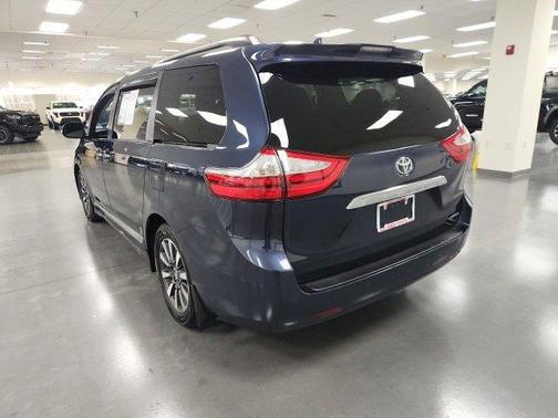 2019 Toyota Sienna Limited Premium