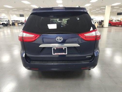 2019 Toyota Sienna Limited Premium