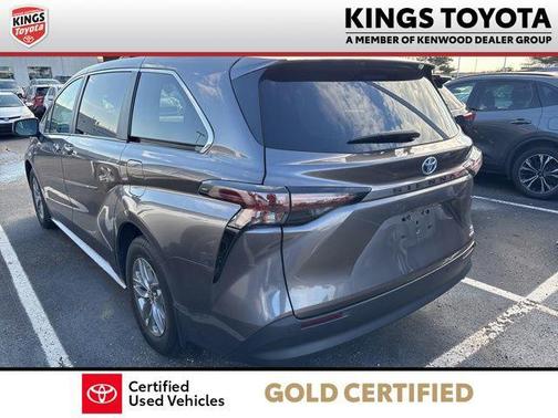2024 Toyota Sienna XLE