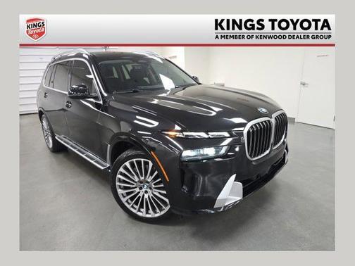 Black Sapphire Metallic 2024 BMW X7 xDrive40i