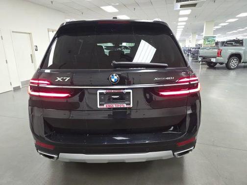 Black Sapphire Metallic 2024 BMW X7 xDrive40i