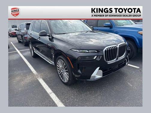 Black Sapphire Metallic 2024 BMW X7 xDrive40i