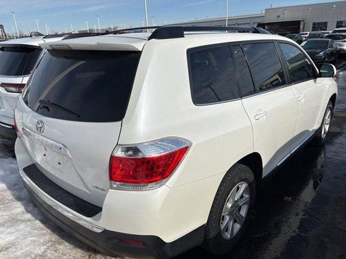2011 Toyota Highlander SE