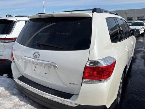 2011 Toyota Highlander SE