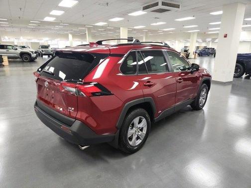 2025 Toyota RAV4 Hybrid XLE