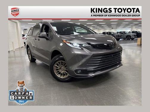 Predawn Gray Mica 2022 Toyota Sienna Platinum