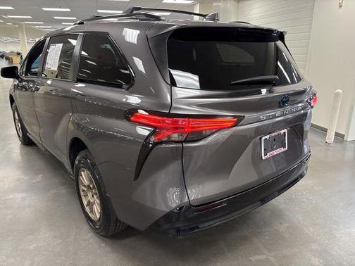 Predawn Gray Mica 2022 Toyota Sienna Platinum