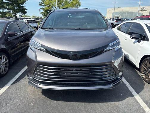 Predawn Gray Mica 2022 Toyota Sienna Platinum