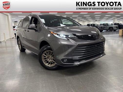 Predawn Gray Mica 2022 Toyota Sienna Platinum