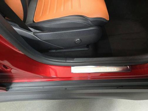 MANUFAKTUR Cardinal Red Metallic 2023 Mercedes-Benz GLC 300 4MATIC