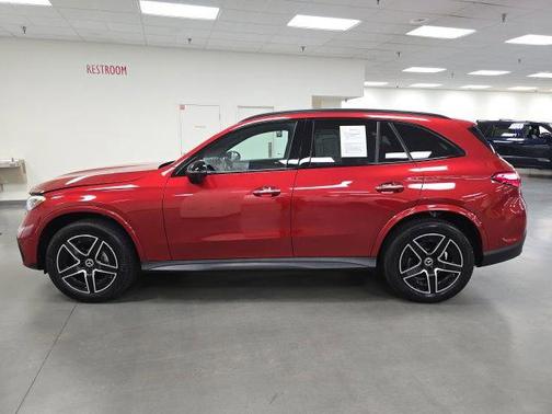 MANUFAKTUR Cardinal Red Metallic 2023 Mercedes-Benz GLC 300 4MATIC