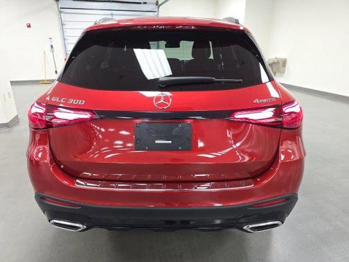 MANUFAKTUR Cardinal Red Metallic 2023 Mercedes-Benz GLC 300 4MATIC
