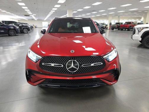 MANUFAKTUR Cardinal Red Metallic 2023 Mercedes-Benz GLC 300 4MATIC