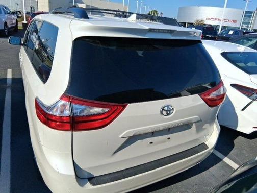 2019 Toyota Sienna XLE Premium