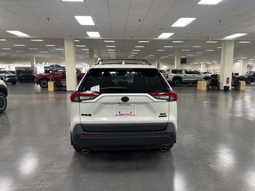 2021 Toyota RAV4 Hybrid XLE Premium