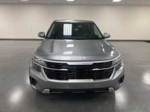 Steel Gray 2024 Kia Seltos LX