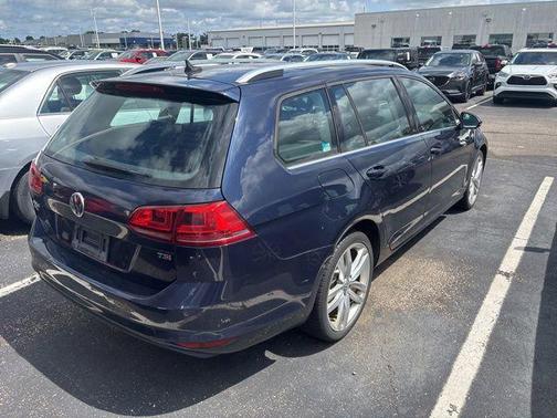 Platinum Gray Metallic 2017 Volkswagen Golf SportWagen TSI SEL